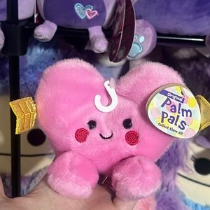 ❌SOLD❌Beau heart palm pals
